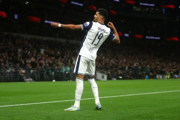 阿斯：巴萨和拜仁都有意桑托斯后卫索萨，后者被誉为新马塞洛（阿斯：巴萨、拜仁均看上桑托斯后卫索萨，他被誉为新马塞洛）